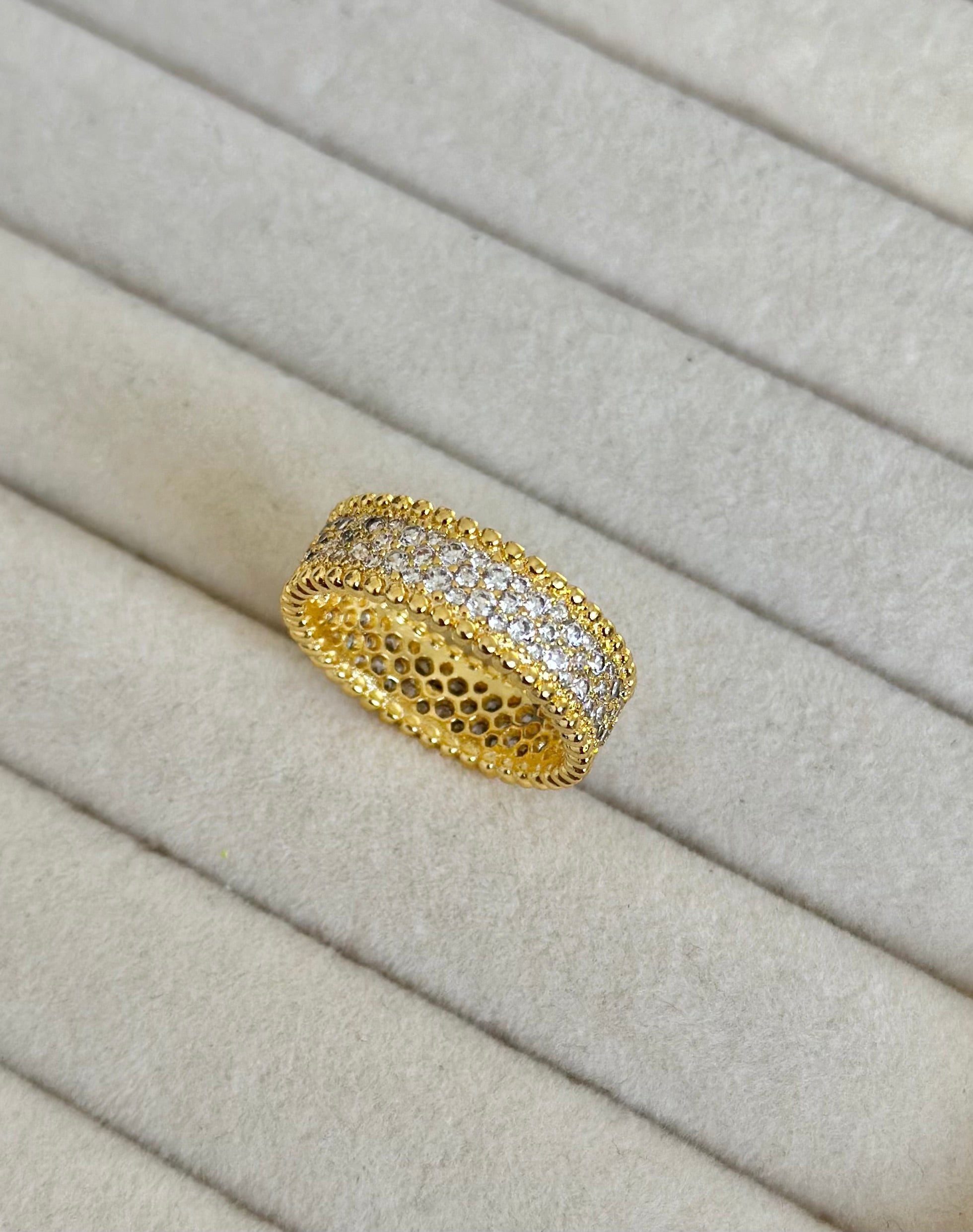 Anillo Van Cleef Pave Dorado