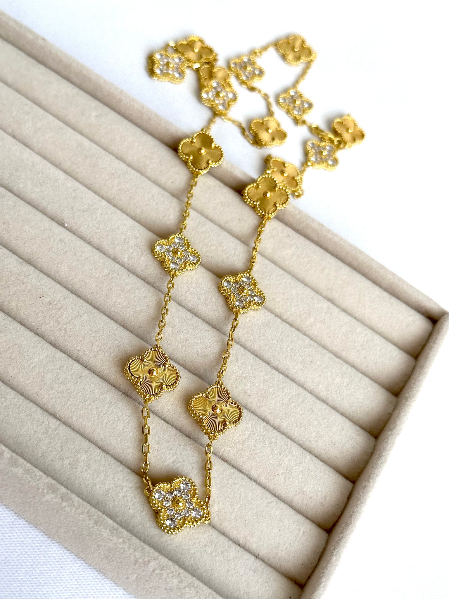Collar 20 Tréboles Cubiertos en Oro Van Cleef & Arpels
