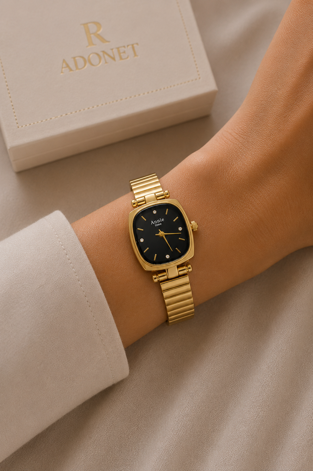 Reloj ANNIE Dorado Cara Negra