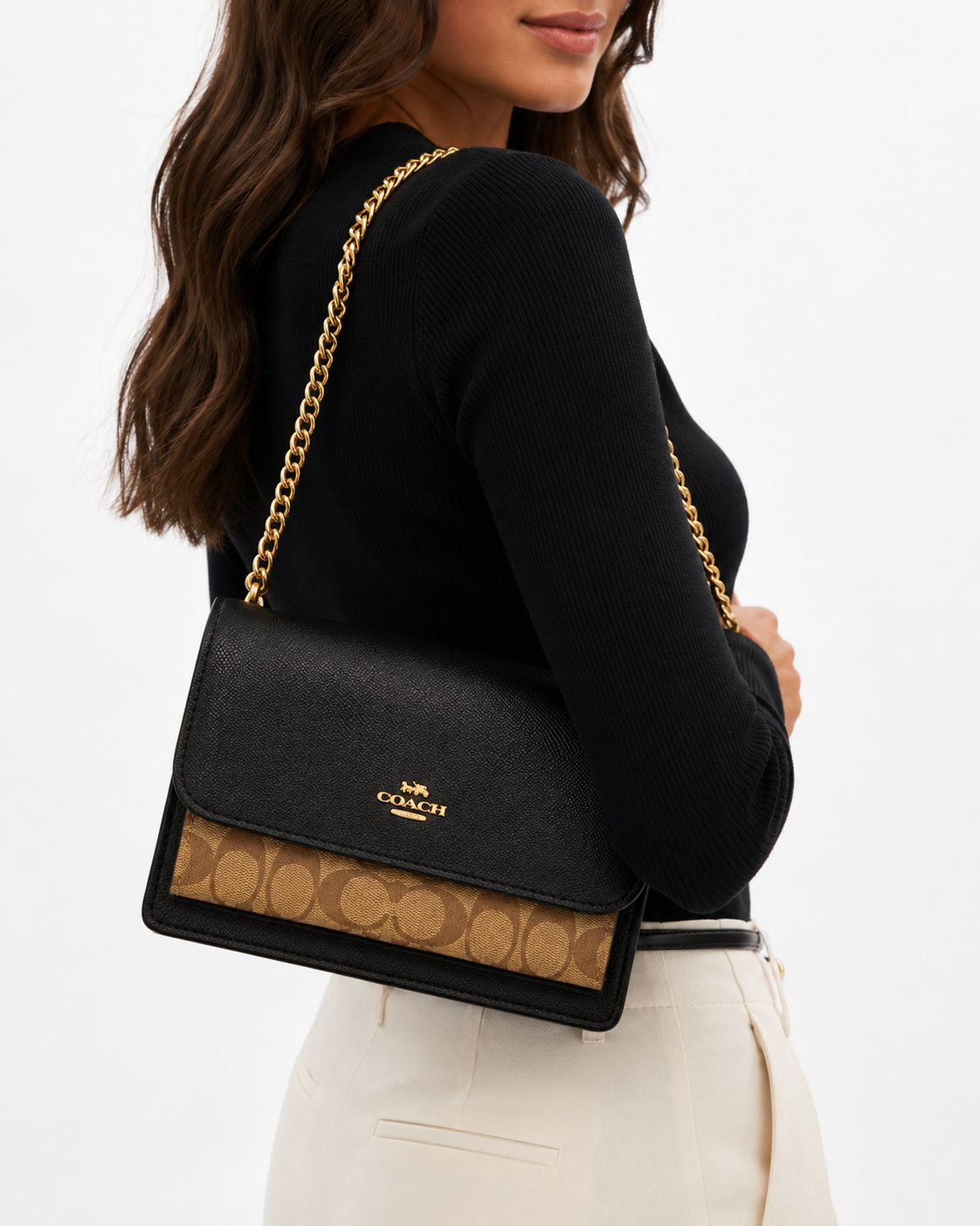 Coach Klare Crossbody Signature Negro y Beige con Cadena Dorada