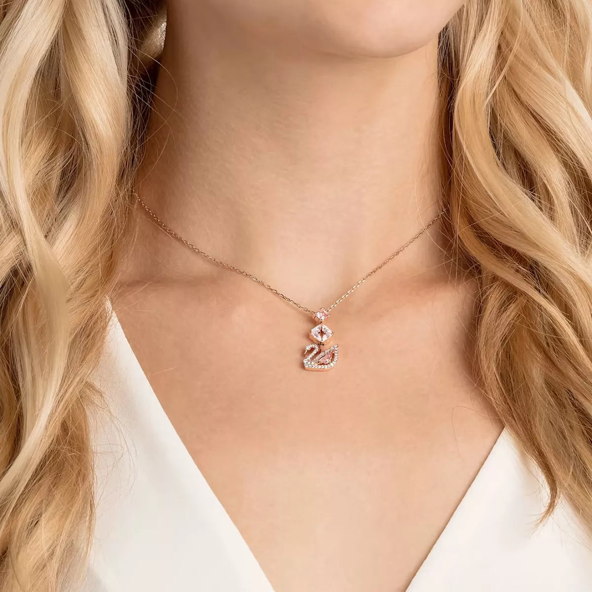 Collar Swarovski Cisne Chapado en Oro Rosado