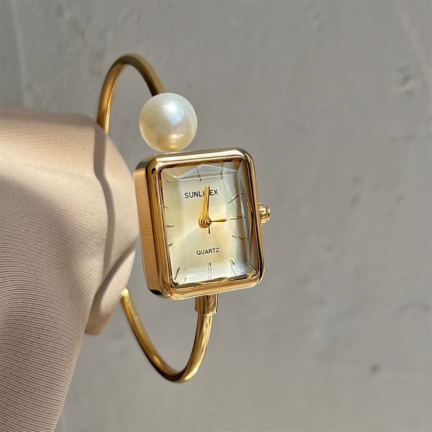 Reloj Cuadrado SUNLIFEX Rígido