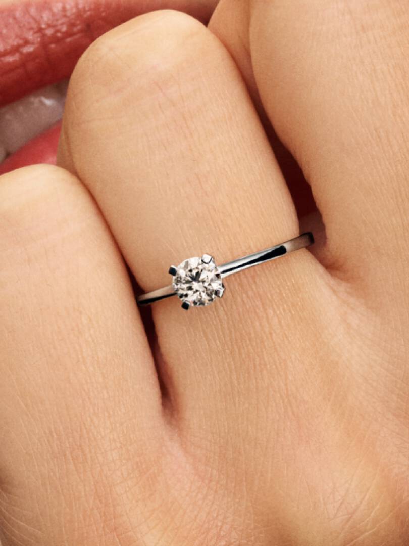 Anillo Solitario Zirconia Pequeña Brillante