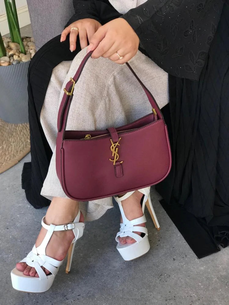 Saint Laurent Le 5 à 7 Hobo Rojo Vino con Logo Dorado