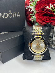 Reloj Plateado con Bordes Dorado