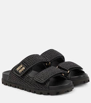 Sandalias Miu Miu Negras de Doble Correa con Logo Dorado