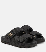 Sandalias Miu Miu Negras de Doble Correa con Logo Dorado