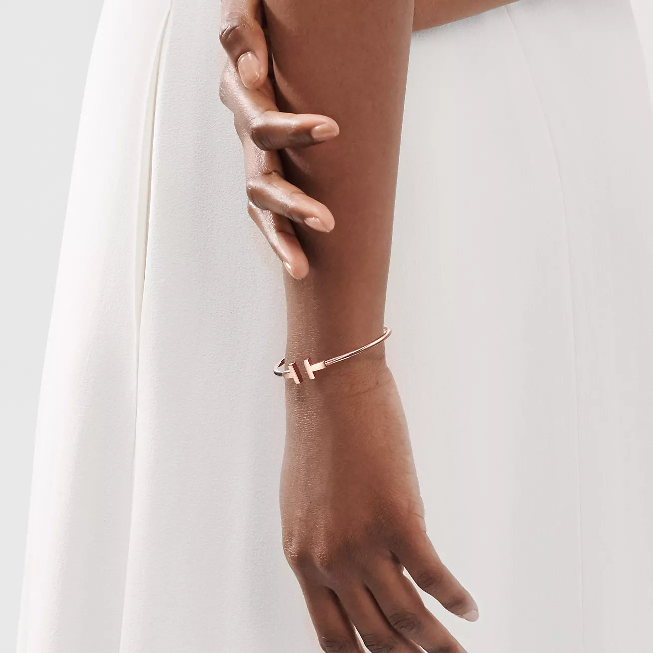 Pulsera Tiffany T Wire Rose Gold