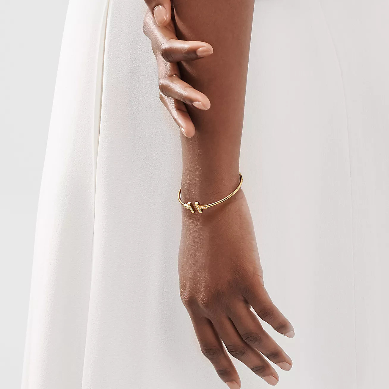 tiffany-tbrazalete-delgado-de-diamantes-33263481_1012757_SV_1_M.webp
