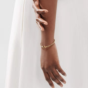 Pulsera Tiffany T Wire Dorada Con Zirconias