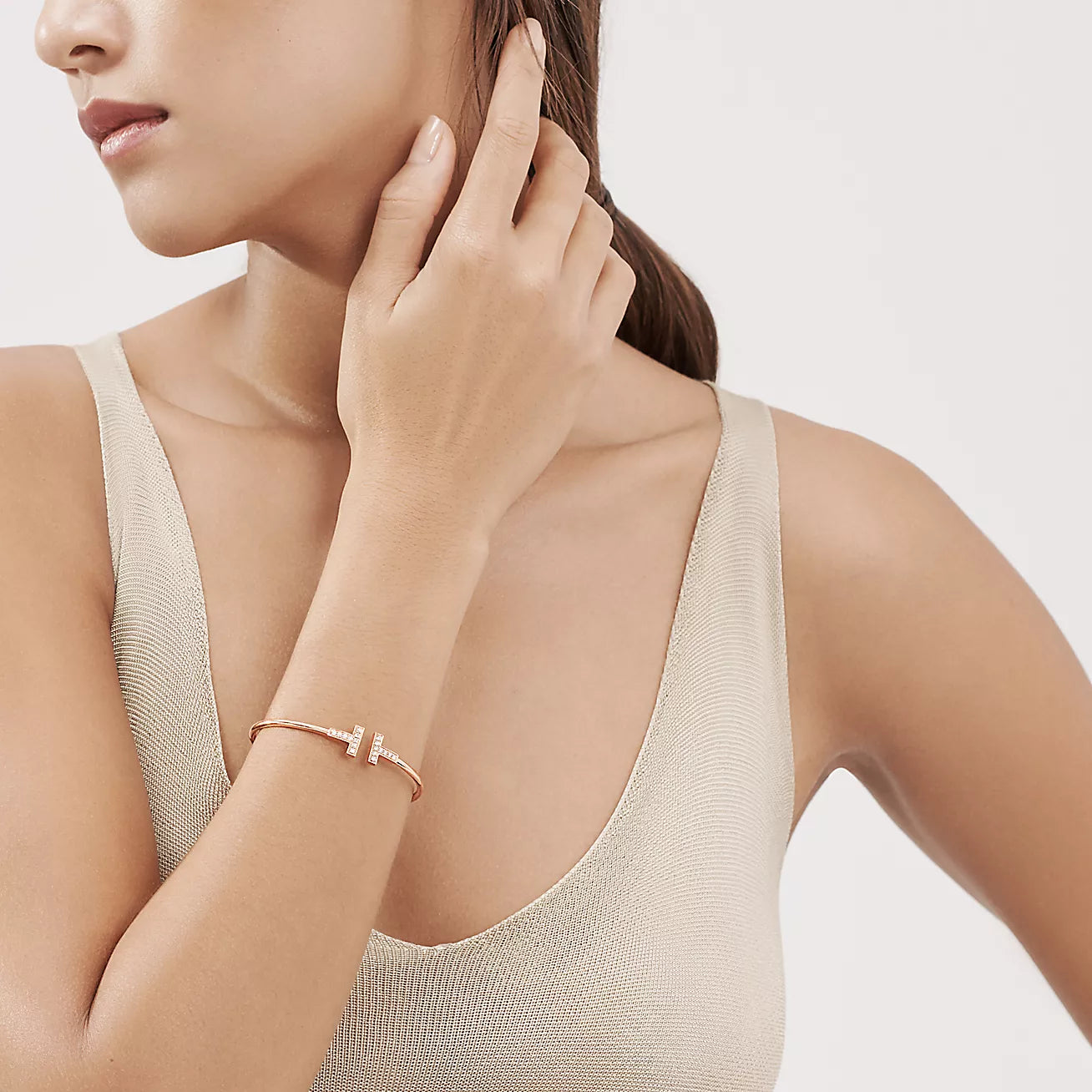 tiffany-tbrazalete-delgado-de-diamantes-33263538_998110_SV_1.webp